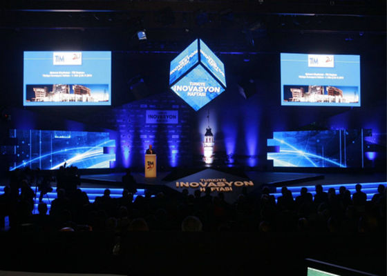 Οθόνη επίδειξης των πλήρων χρώματος οδηγήσεων σκηνικού ενοικίου P2.5mm για το εμπορικό κέντρο