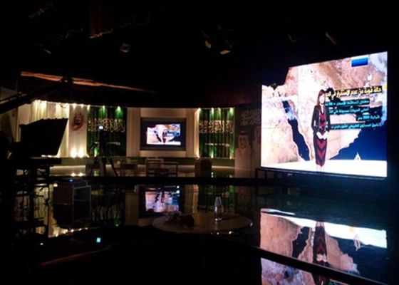 επίδειξη 2R1G1B των υπαίθριων οδηγήσεων περιμέτρου 6500nits P12 για το στάδιο